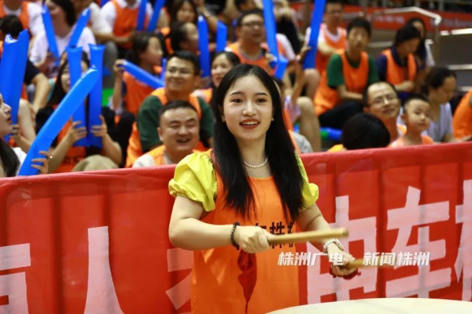 Ning迎来十二赛季出色发挥，勇士观众热烈欢呼！